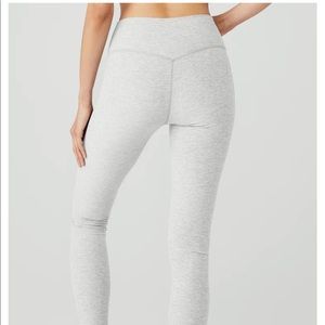 Alo Yoga Alosoft 7/8 Legging. Grey Size M